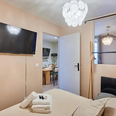 Centrer Of By Prestige Apartment