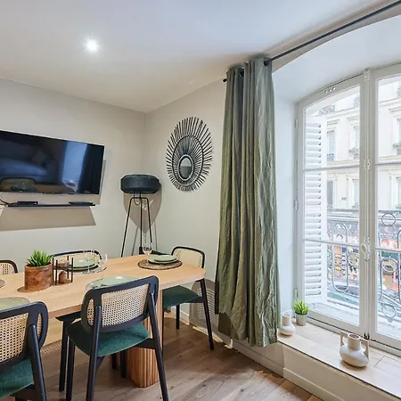 Centrer Of By Prestige Apartment