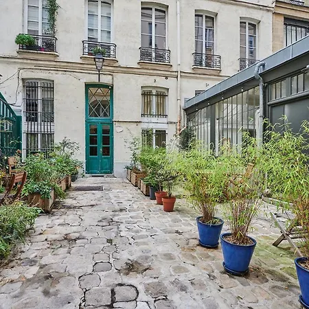 Centrer Of By Prestige * Paris