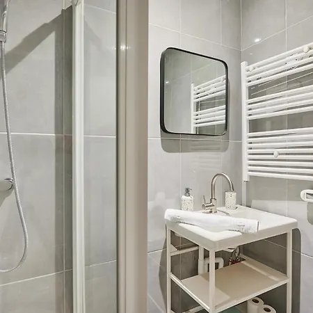 Centrer Of By Prestige Paris
